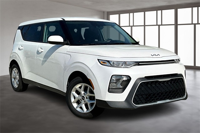 2022 Kia Soul LX photo 12