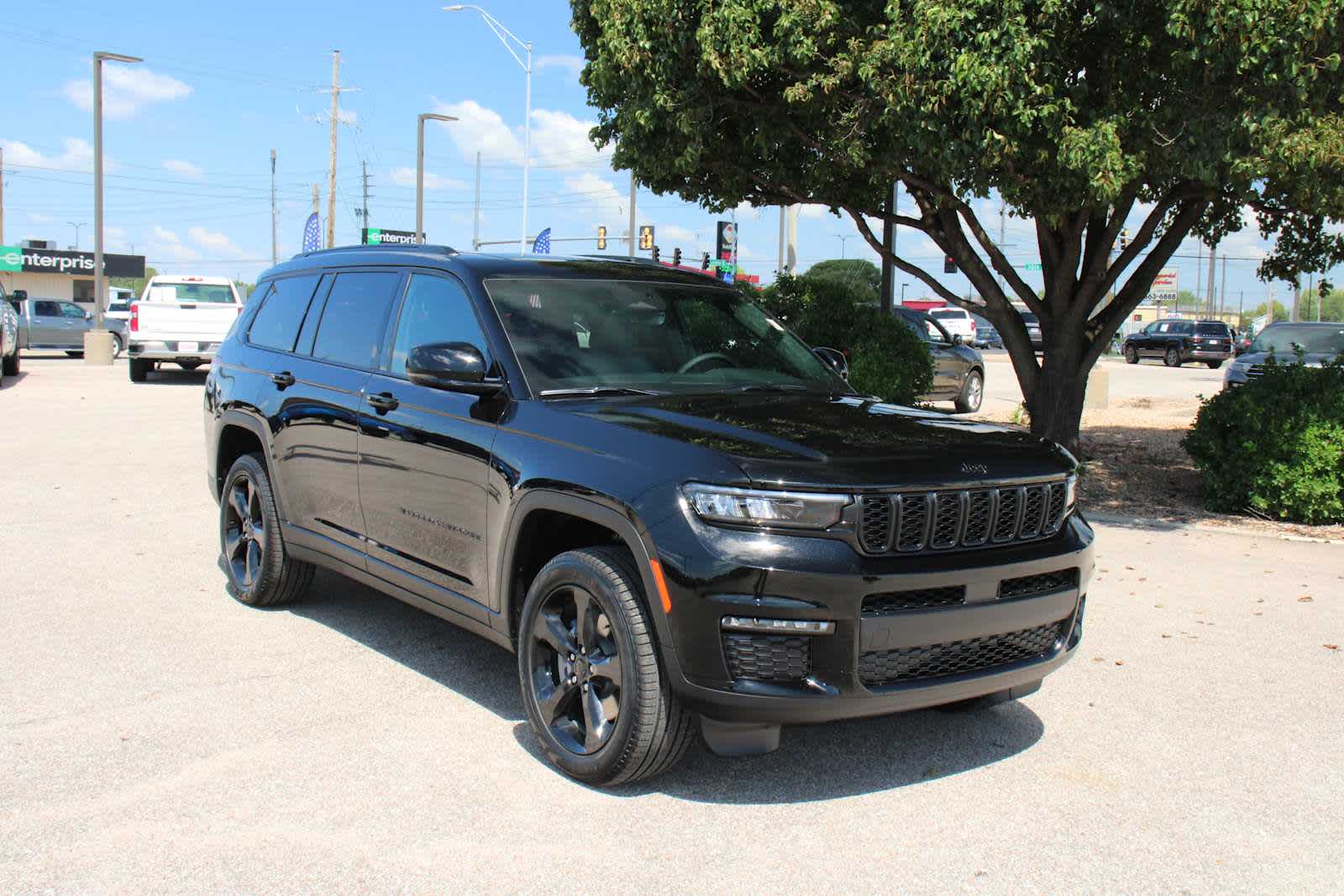 2025 Jeep Grand Cherokee Limited photo 2