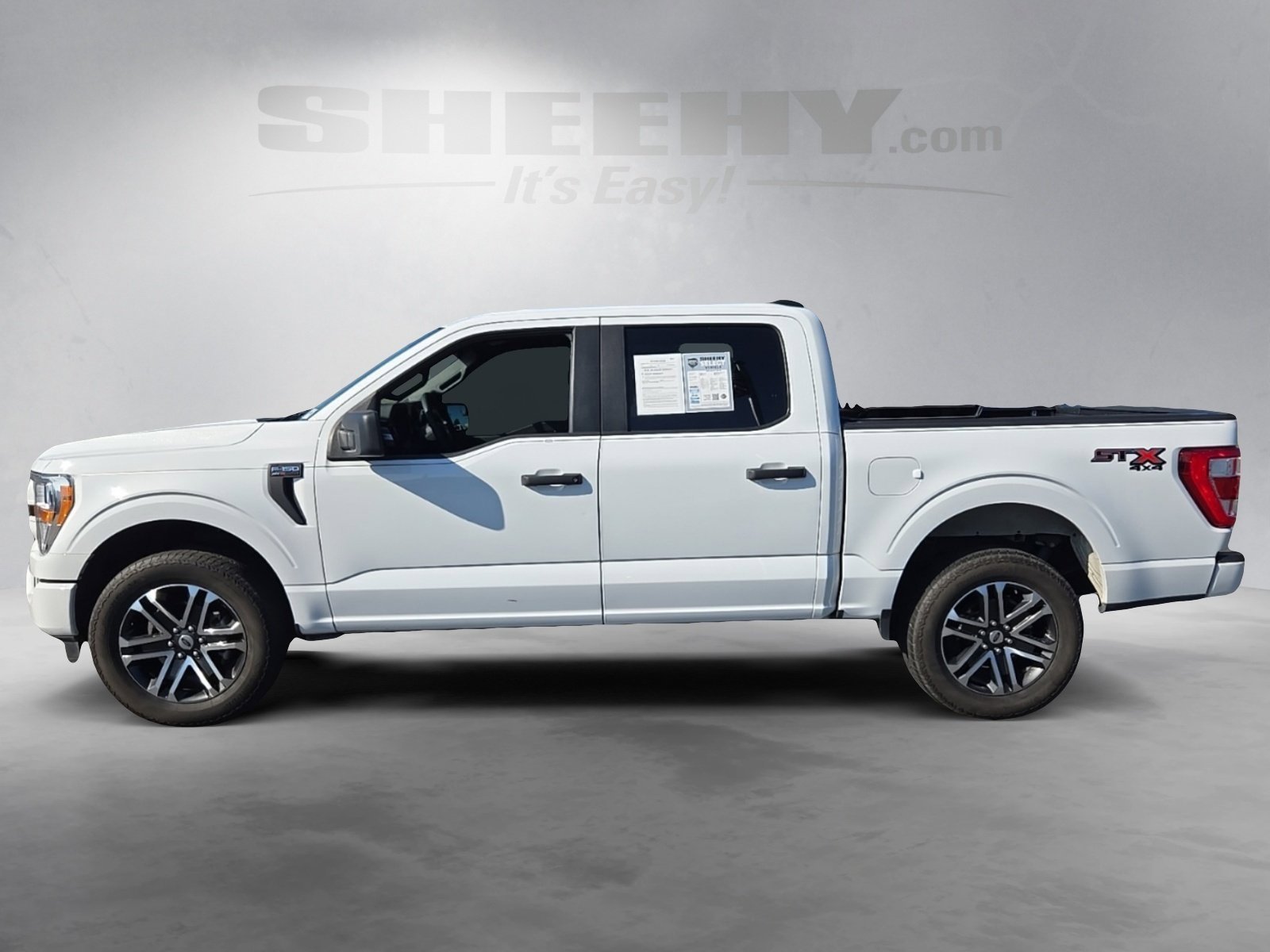 2022 Ford F-150 XL photo 15