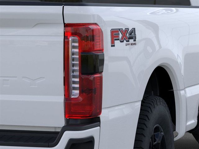 2025 FORD F-350 - Image 21