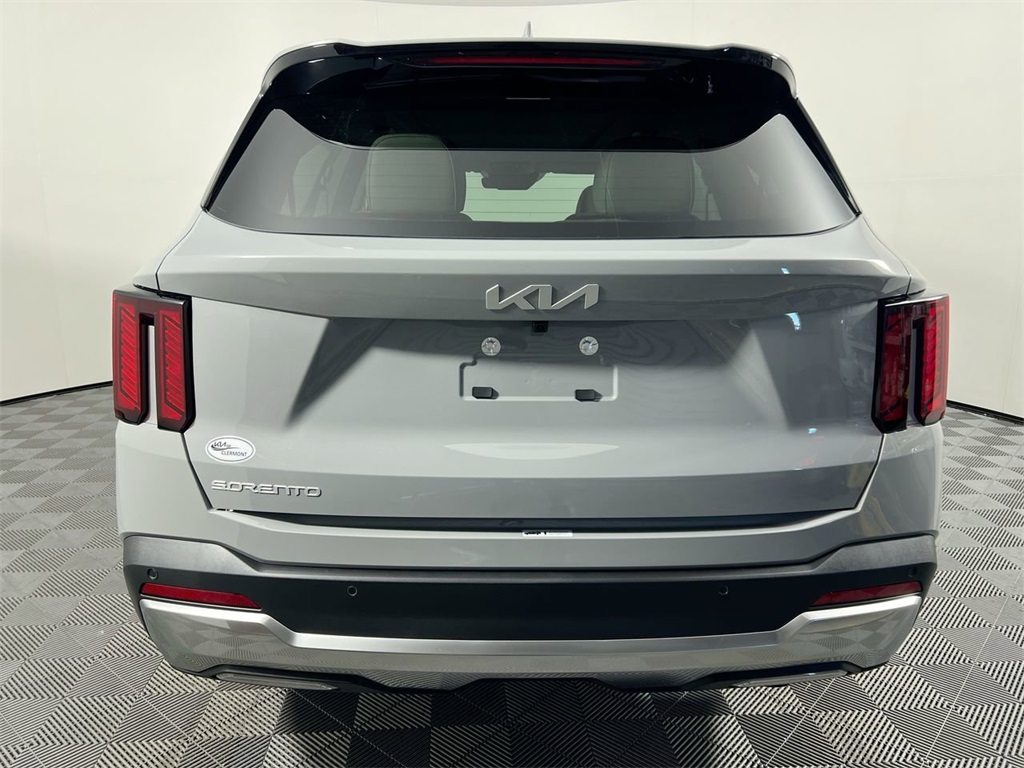 2026 Kia Sorento EX photo 3