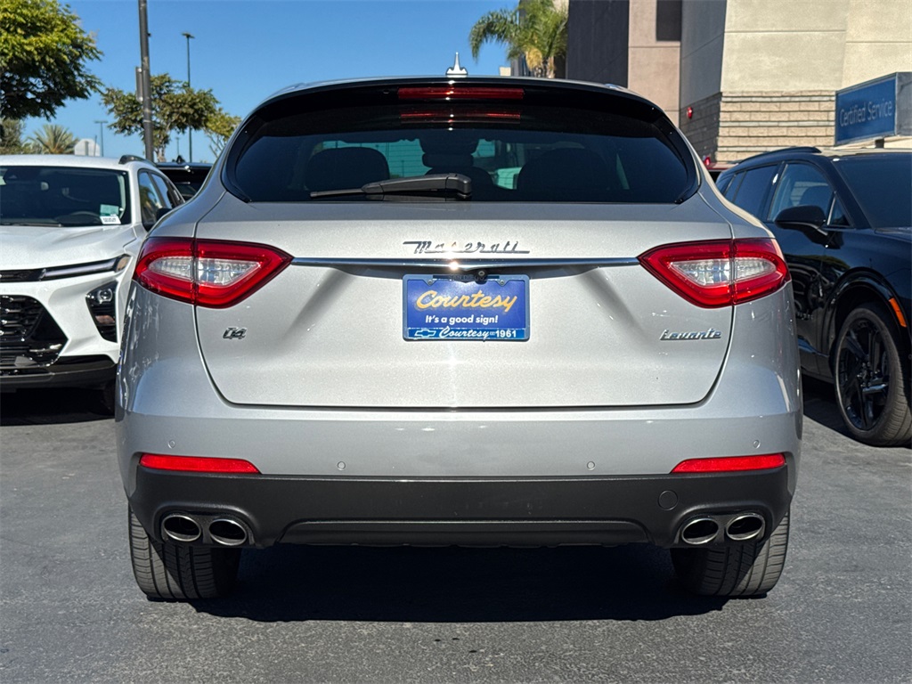 2018 Maserati Levante Base photo 11