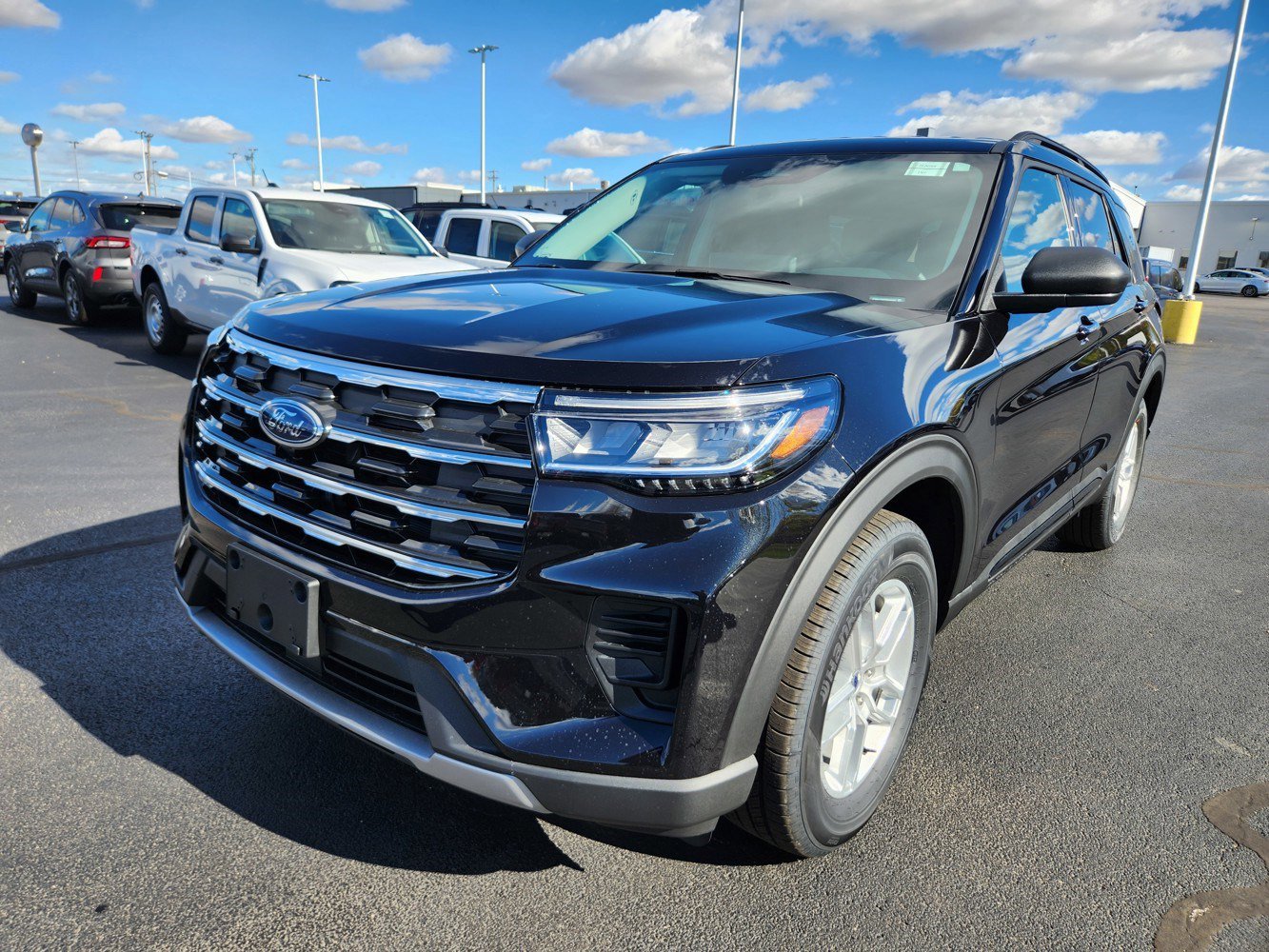 2026 Ford Explorer photo 3