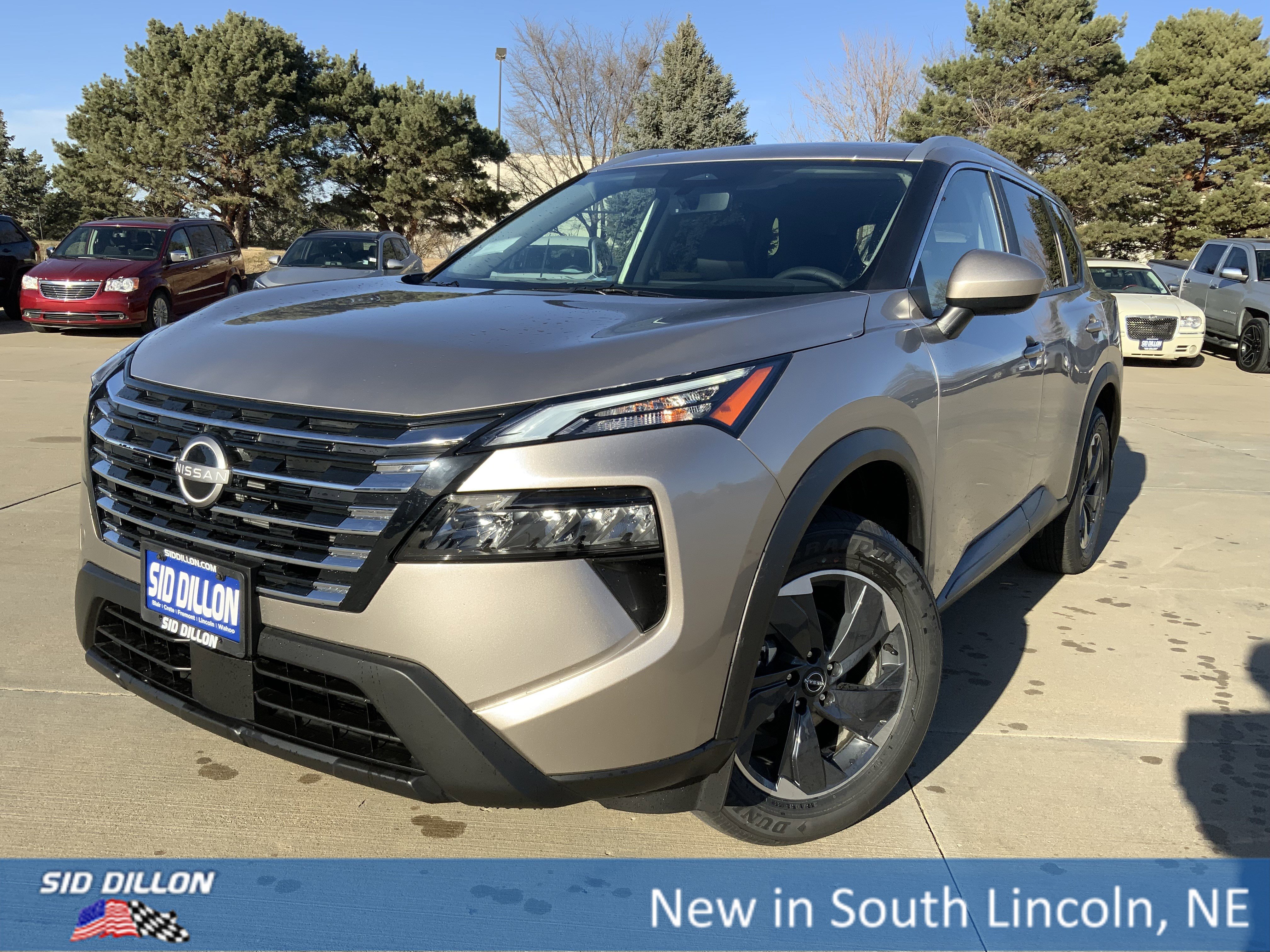 2026 Nissan Rogue SV's photo