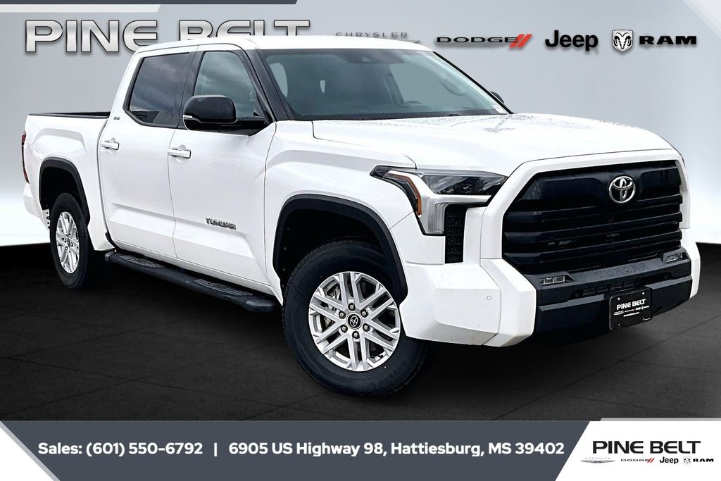 2023 Toyota Tundra SR5's photo