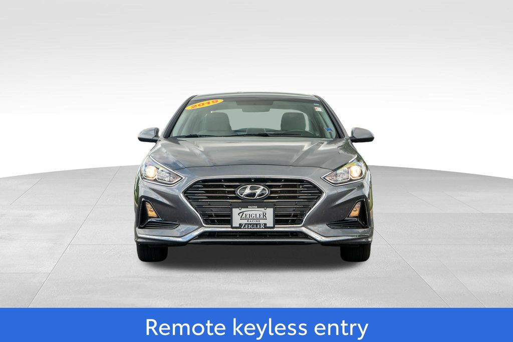 Used 2019 Hyundai Sonata SE with VIN 5NPE24AFXKH787927 for sale in Mount Pleasant, WI