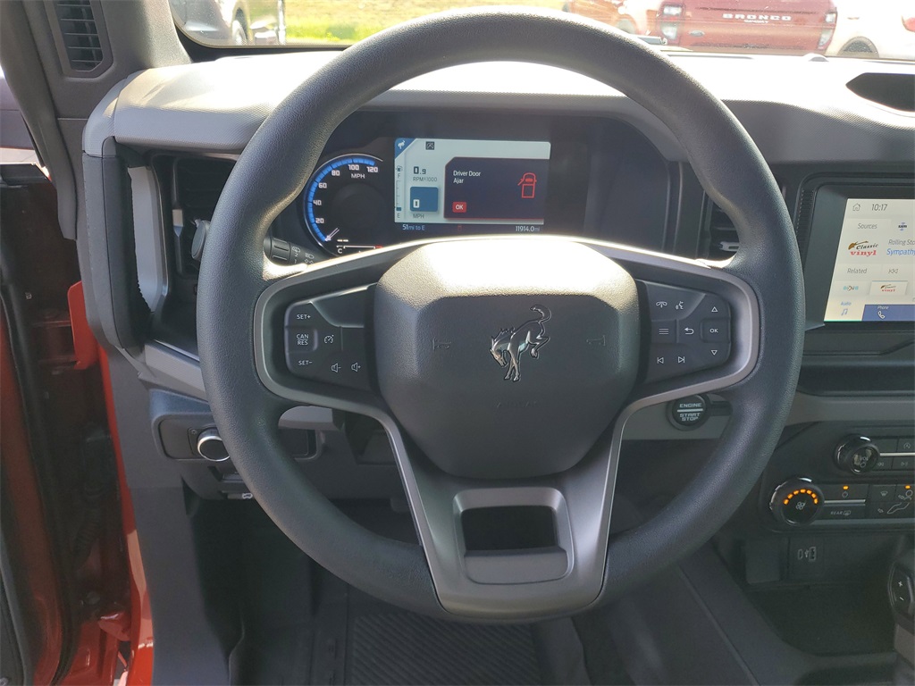 2022 Ford Bronco Base photo 17