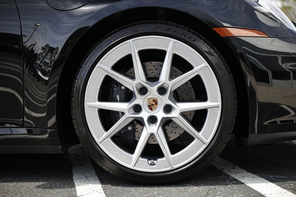 2025 Porsche 911 photo 12