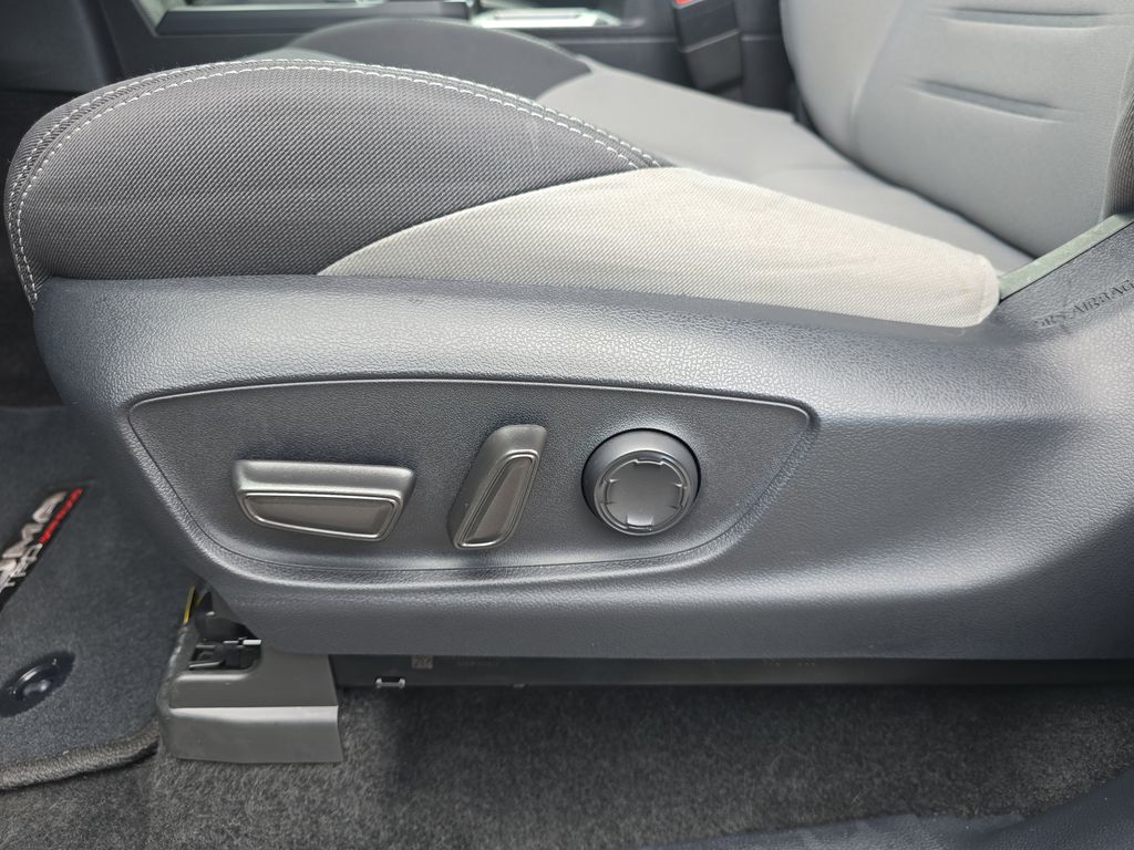 2024 Toyota Tacoma TRD Off-Road photo 25