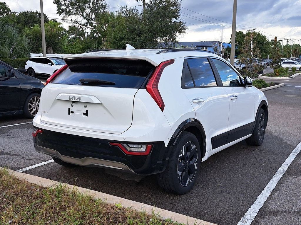 2024 Kia Niro EV Wave photo 4
