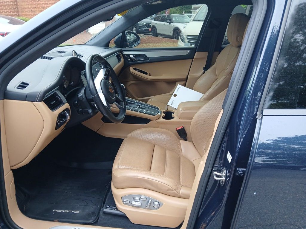 2017 Porsche Macan Turbo photo 9
