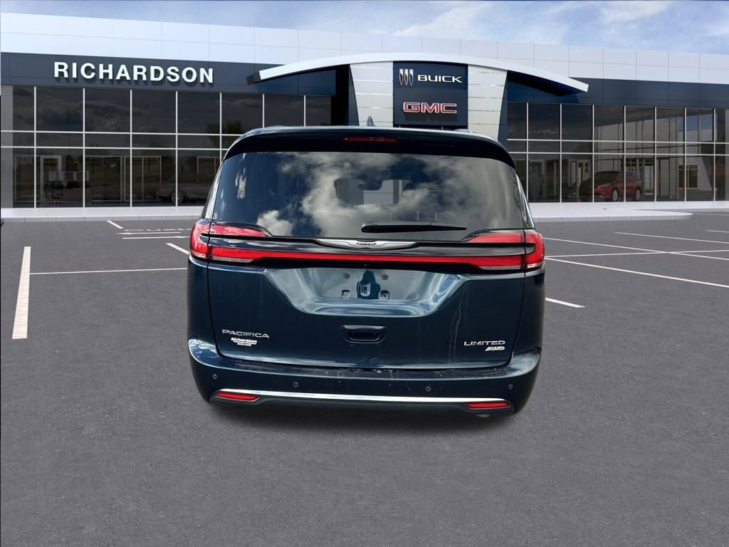 2022 Chrysler Pacifica Limited photo 4