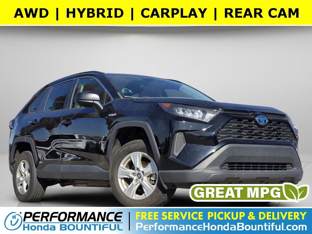 2021 Toyota RAV4 LE's photo