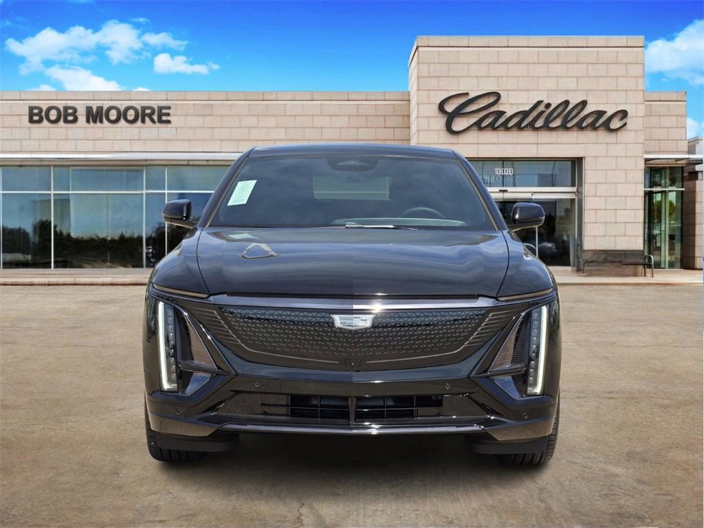 2025 Cadillac Lyriq Sport photo 2