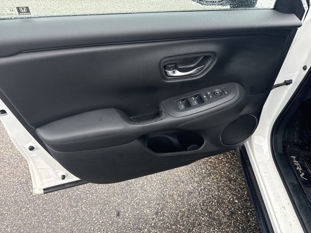 2025 Honda HR-V LX photo 13