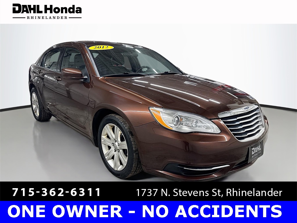 2012 Chrysler 200 Touring's photo