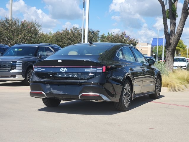 2025 Hyundai Sonata Hybrid Limited photo 3