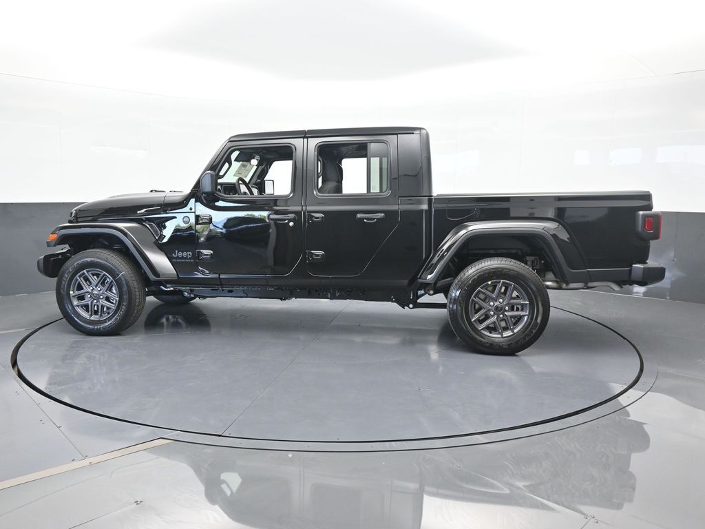 2025 Jeep Gladiator Sport S photo 2