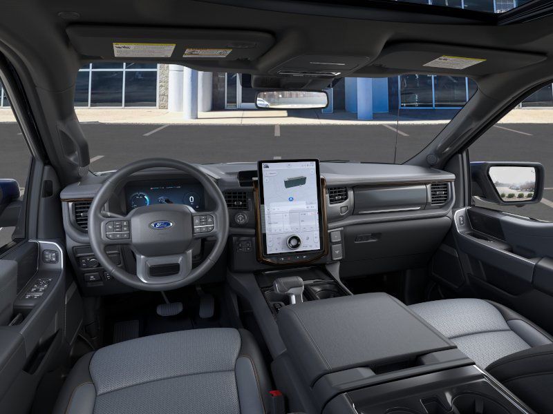 2025 Ford F-150 Lightning Lariat photo 9