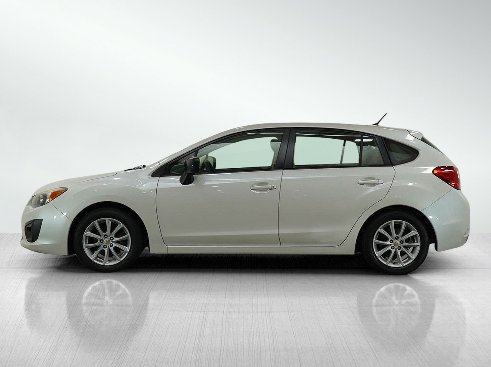 Used 2014 Subaru Impreza 2.0I Premium with VIN JF1GPAC69EH335546 for sale in Minneapolis, Minnesota