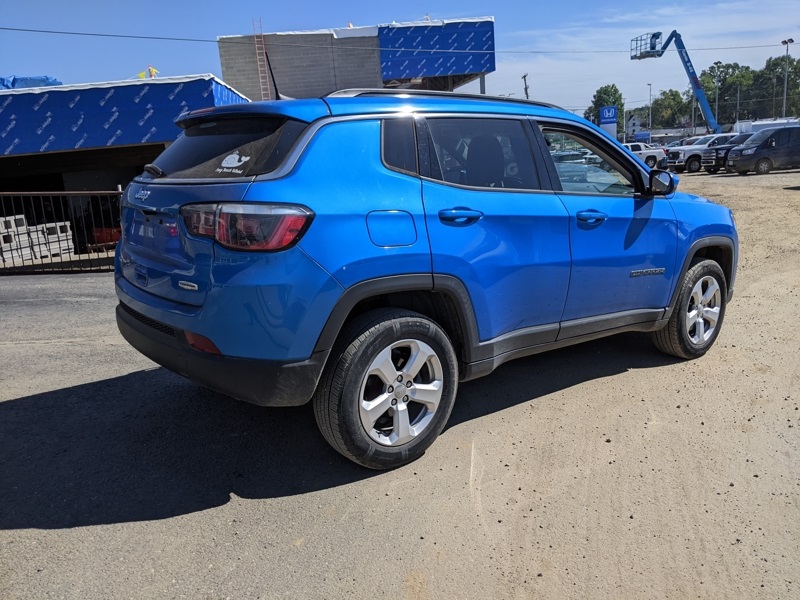 2019 Jeep Compass Latitude photo 2
