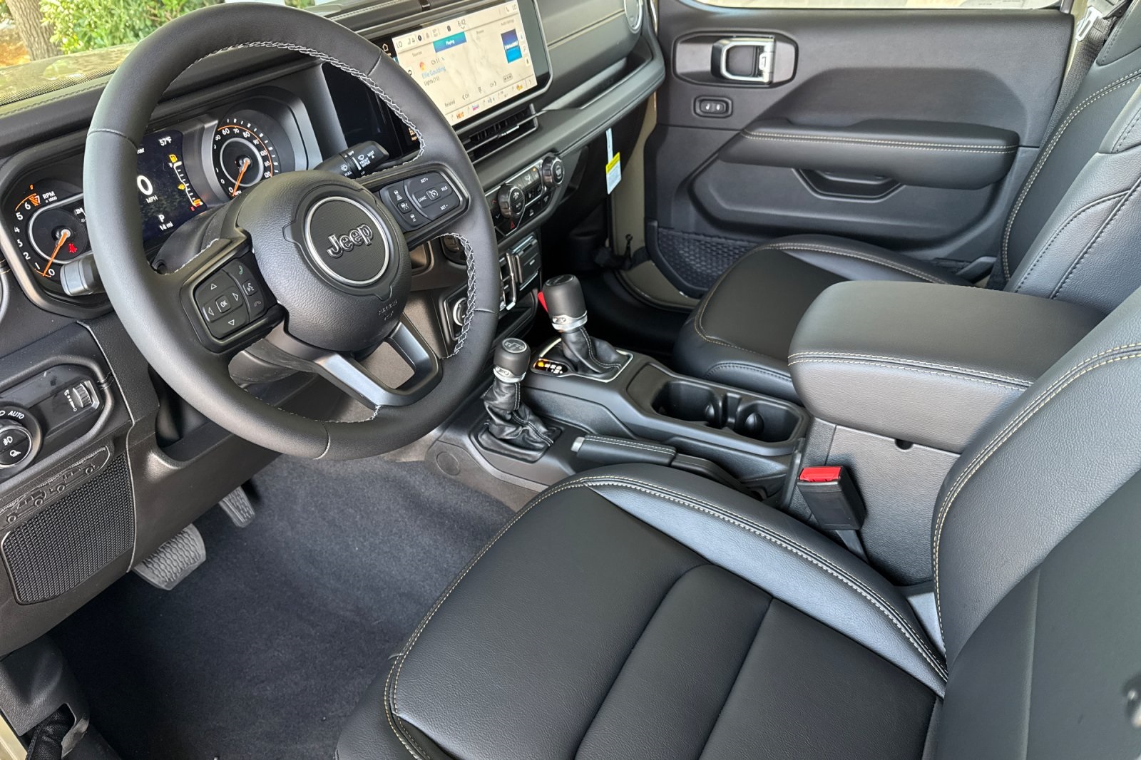 2025 Jeep Gladiator Sport photo 9