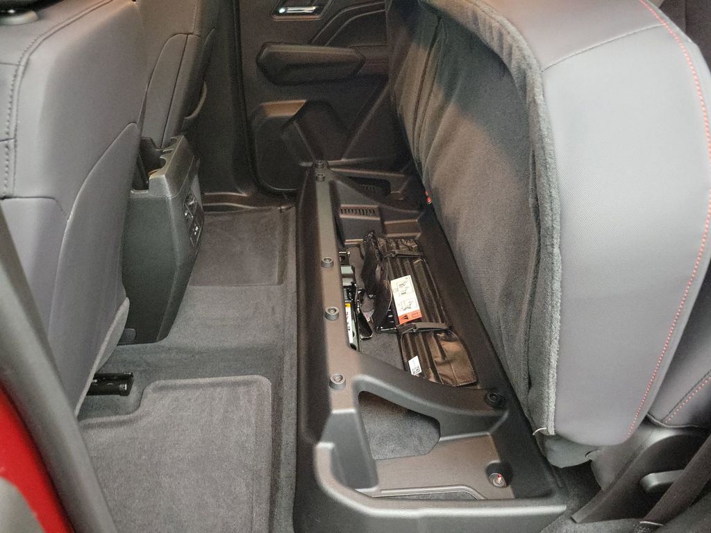 2025 Chevrolet Colorado Z71 photo 18