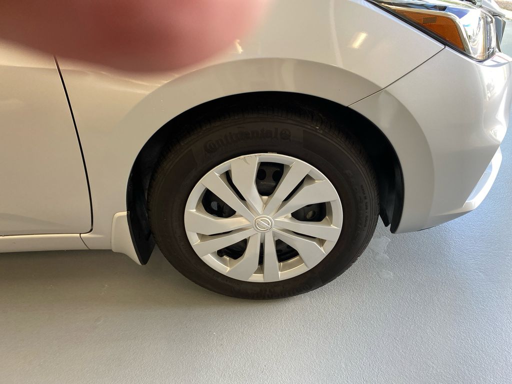 2020 Nissan Versa 1.6 S photo 18