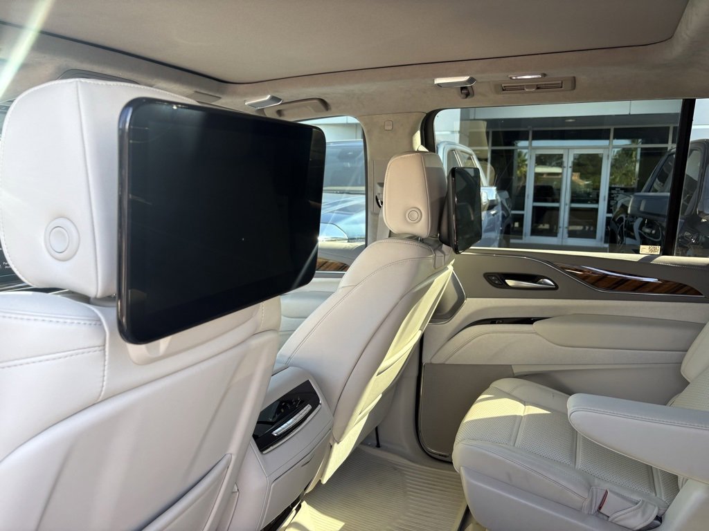 2024 Cadillac Escalade ESV Premium Luxury Platinum photo 13