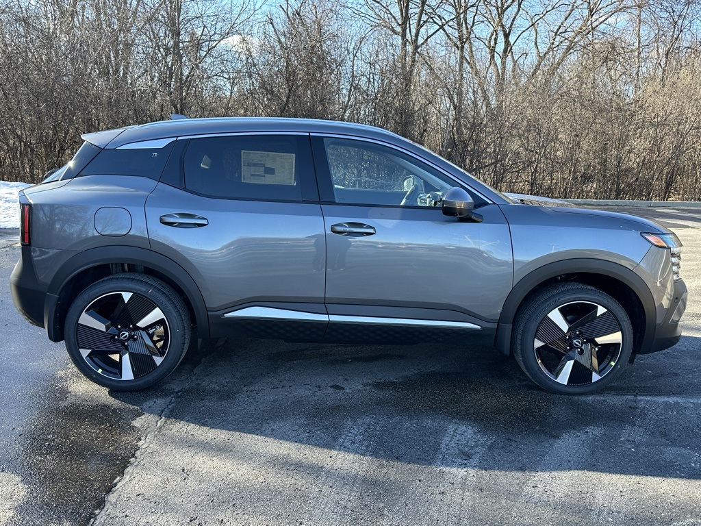 2025 Nissan Kicks SR photo 3