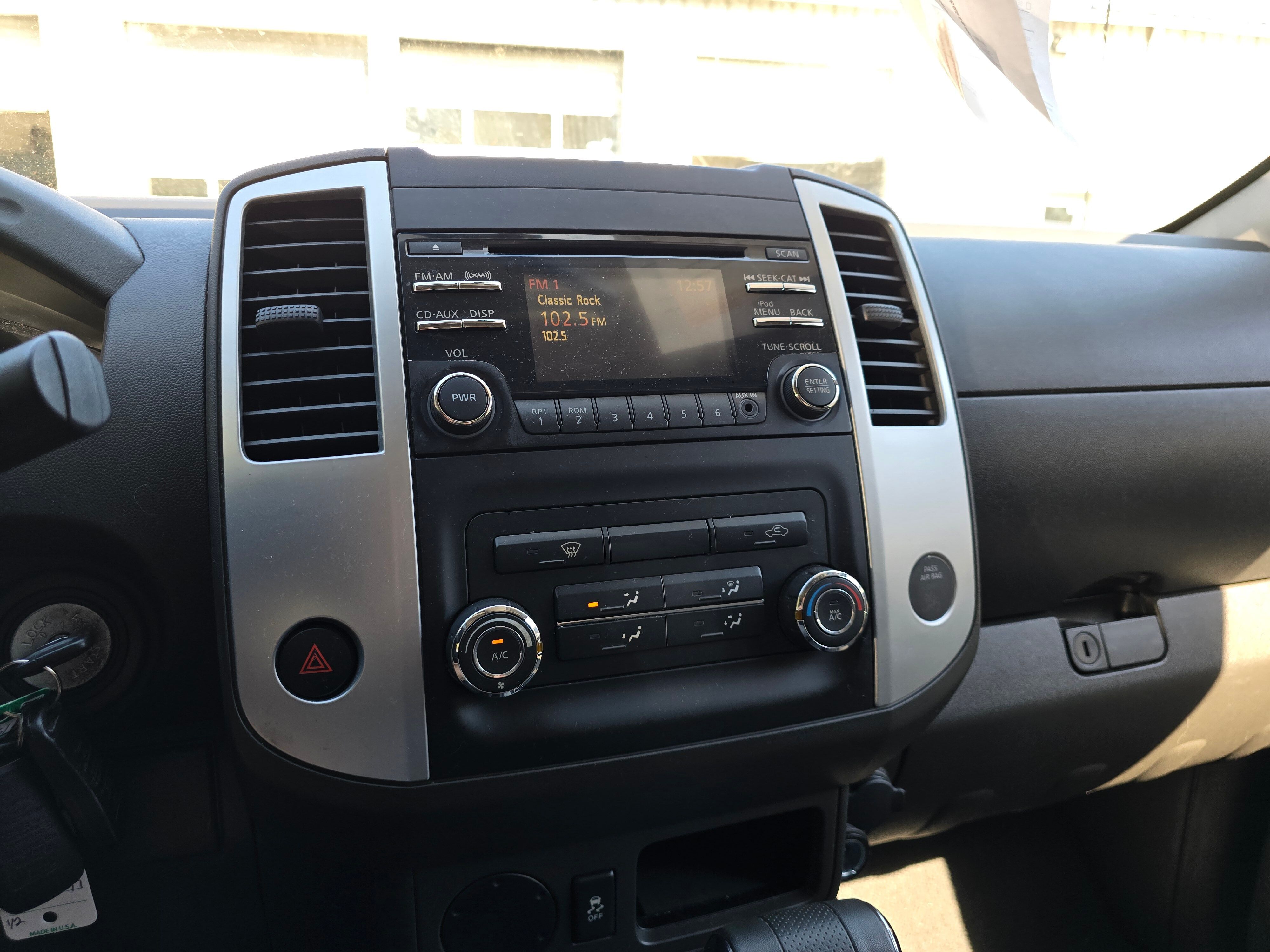 2013 Nissan Frontier Desert Runner photo 5