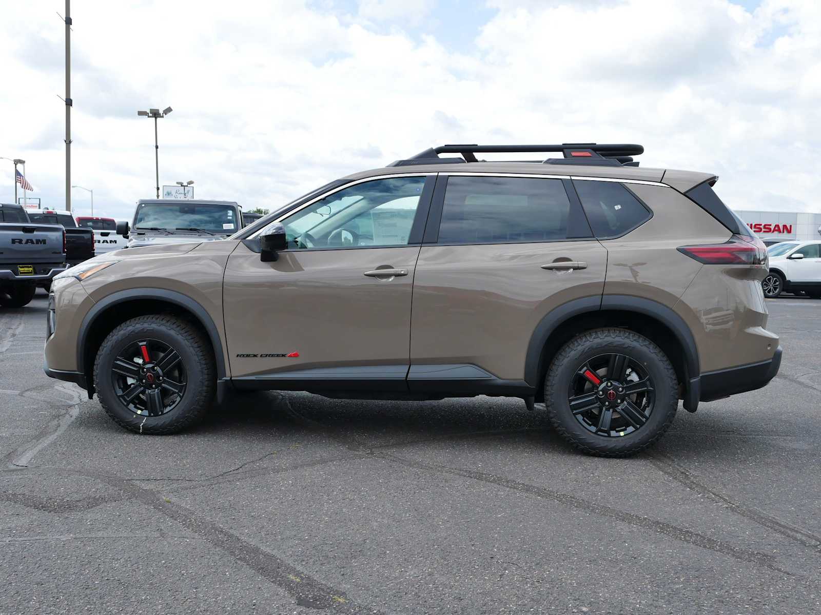 2026 Nissan Rogue SV photo 4