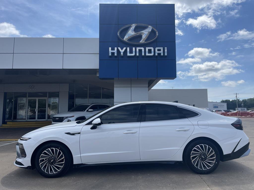 2025 Hyundai Sonata Hybrid Limited's photo