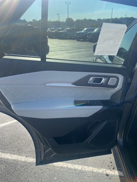 2025 Ford Explorer Platinum photo 36