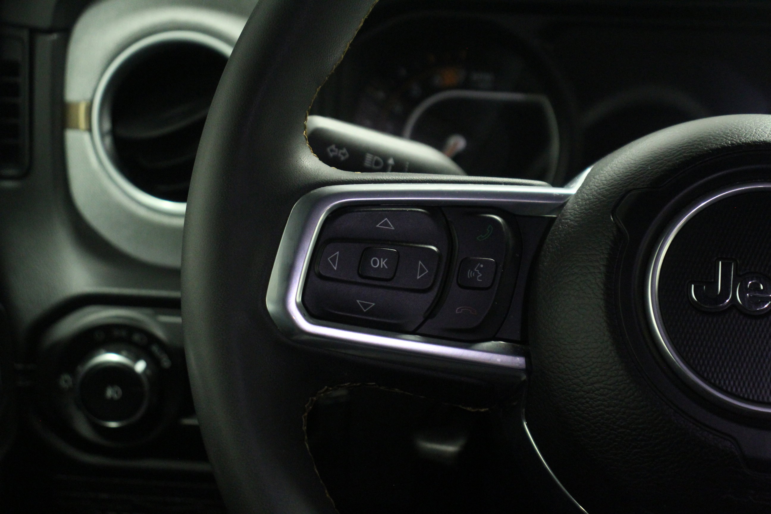 2024 Jeep Wrangler Sahara photo 18