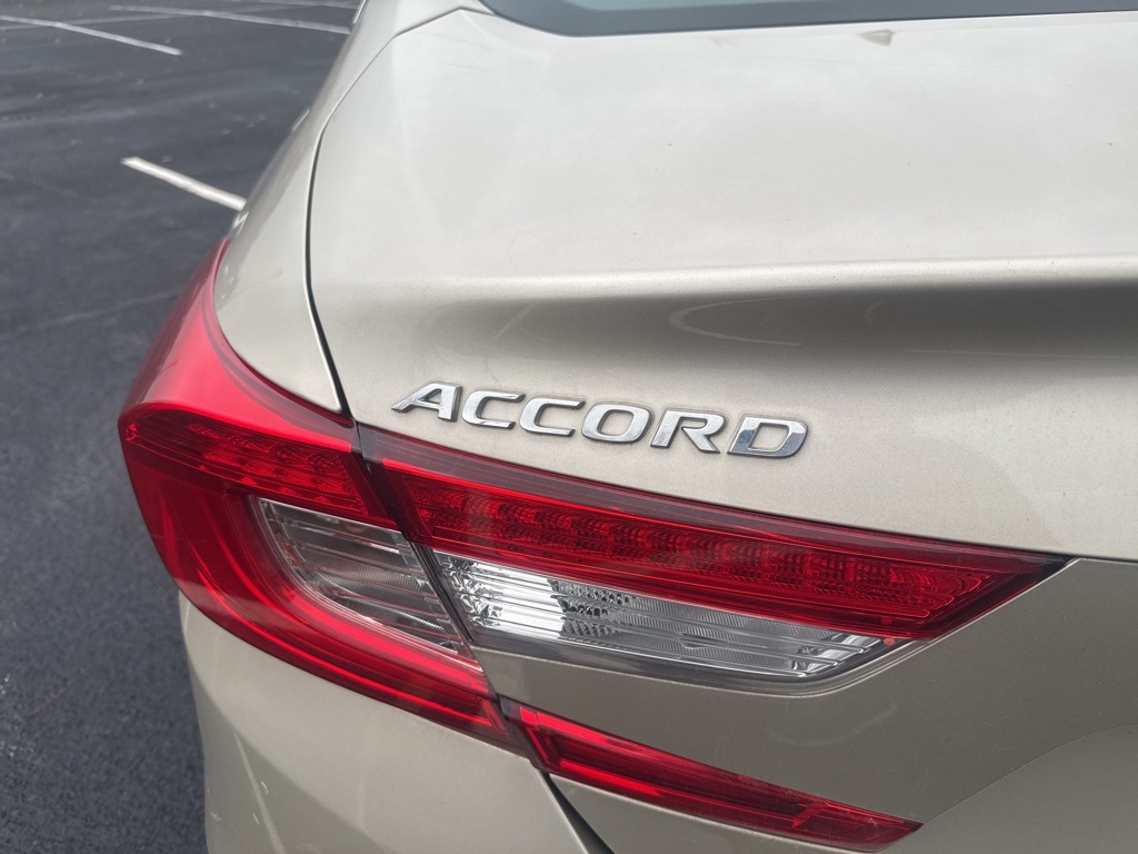 2018 Honda Accord EX-L photo 3