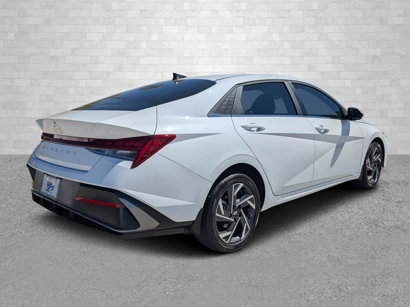 2025 Hyundai Elantra SEL Convenience photo 2