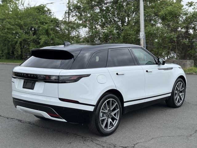 2026 Land Rover Range Rover Velar SE photo 4