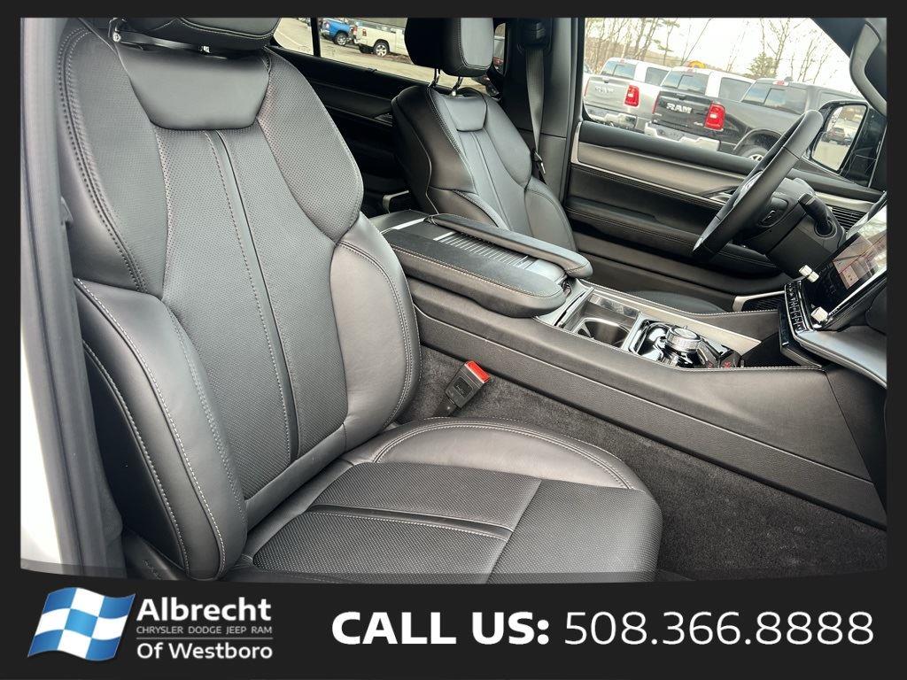 2025 Jeep Wagoneer Limited photo 18