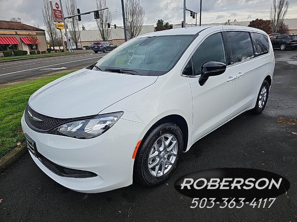 2026 Chrysler Voyager LX's photo