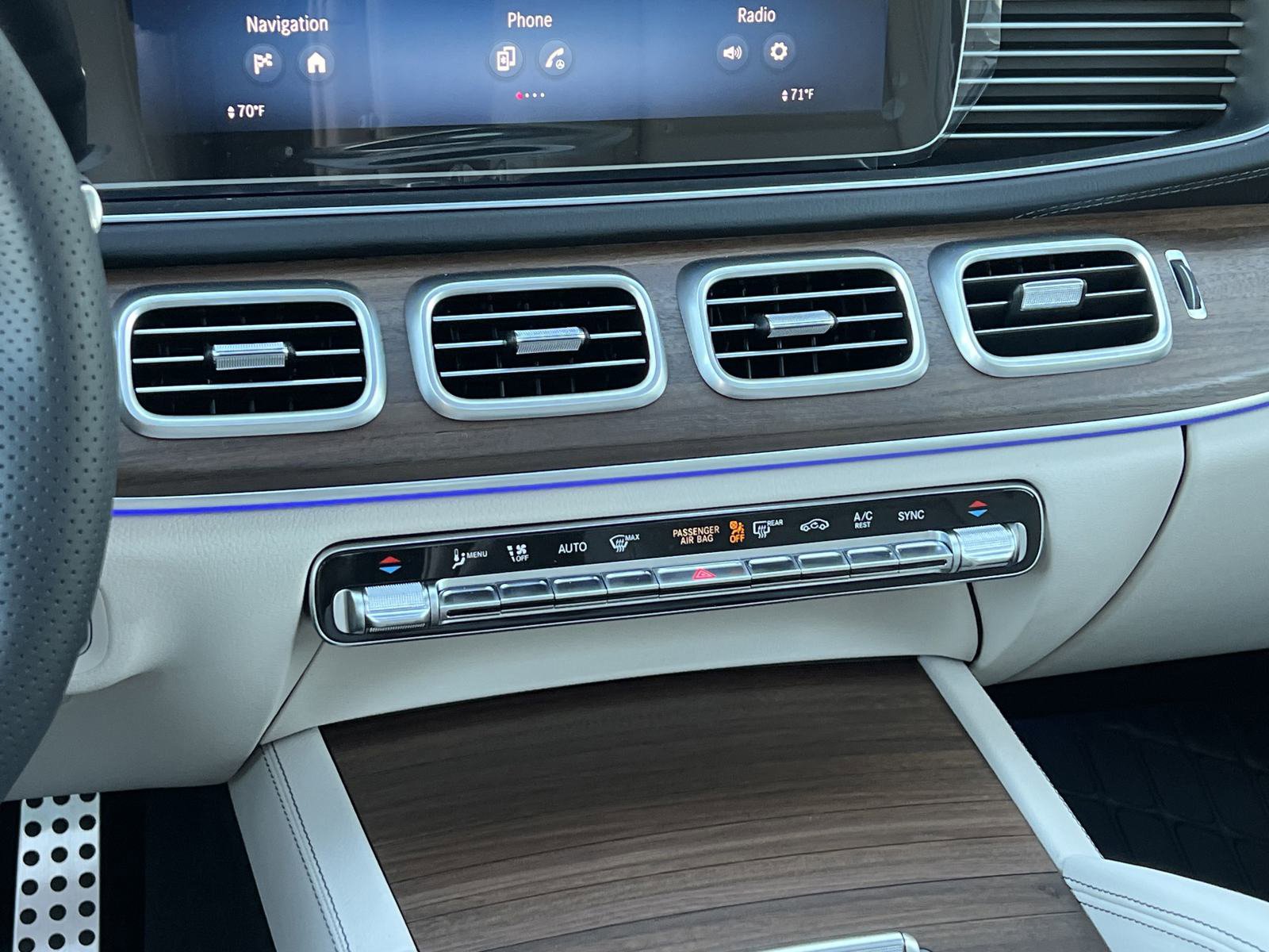 2025 Mercedes Benz GLS 450 4MATIC photo 37