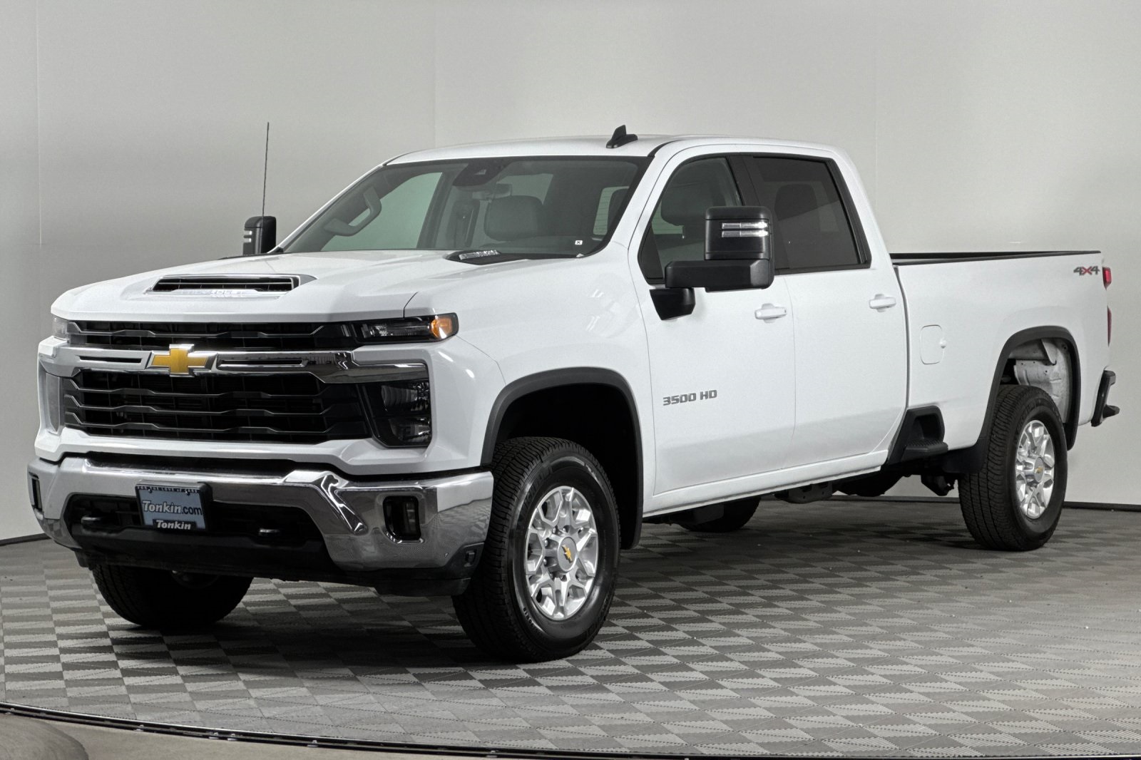 2024 Chevrolet Silverado 3500HD LT photo 8