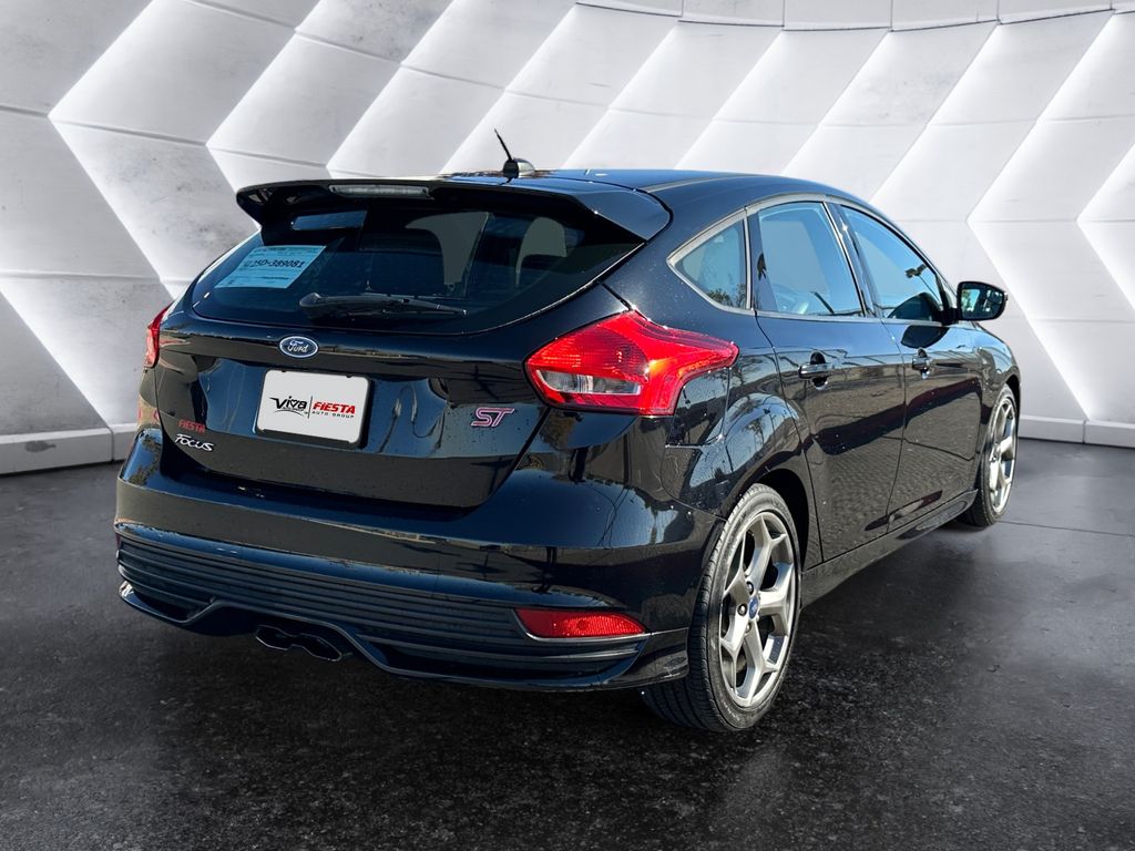 2018 Ford Focus ST photo 4