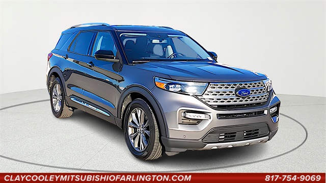 2023 Ford Explorer Limited's photo