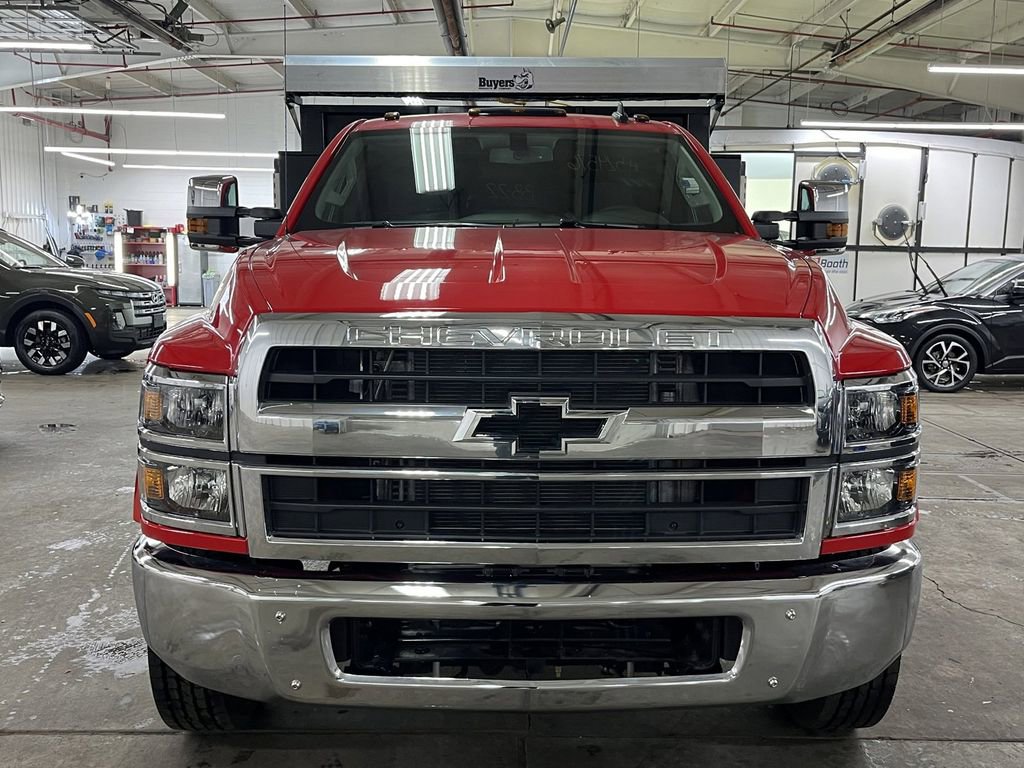 2024 Chevrolet Silverado 4500HD LT photo 2