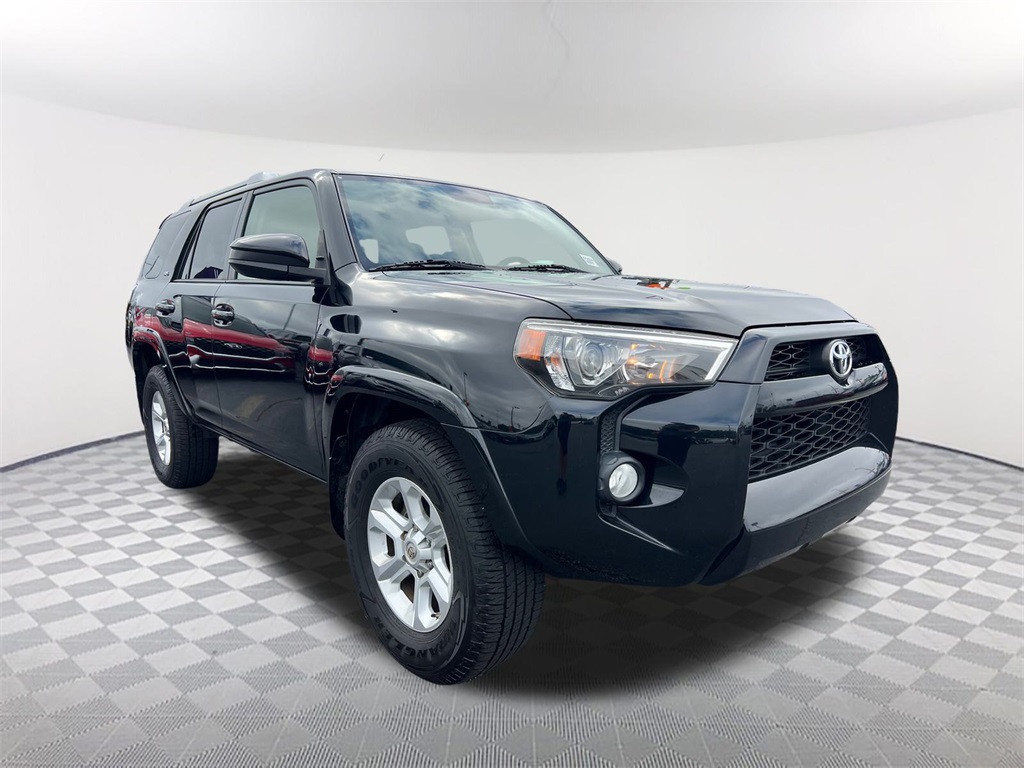 2018 Toyota 4Runner SR5 photo 3