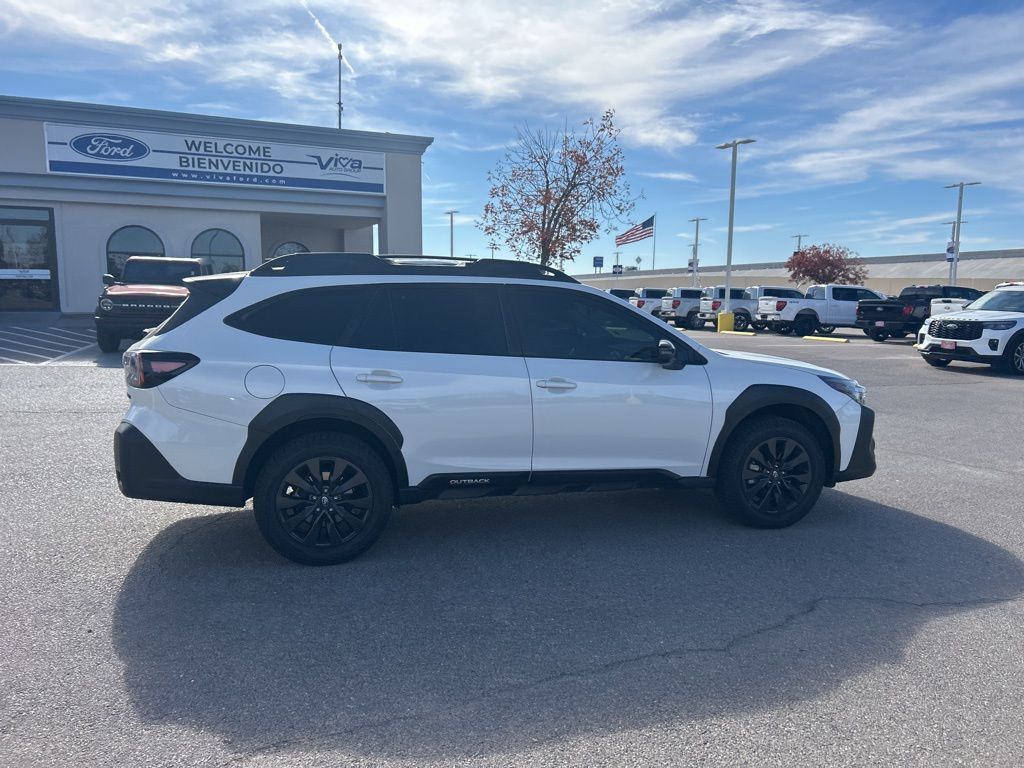 2023 Subaru Outback Onyx Edition photo 2