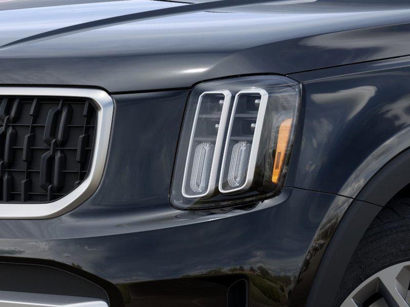 2025 Kia Telluride LX photo 8