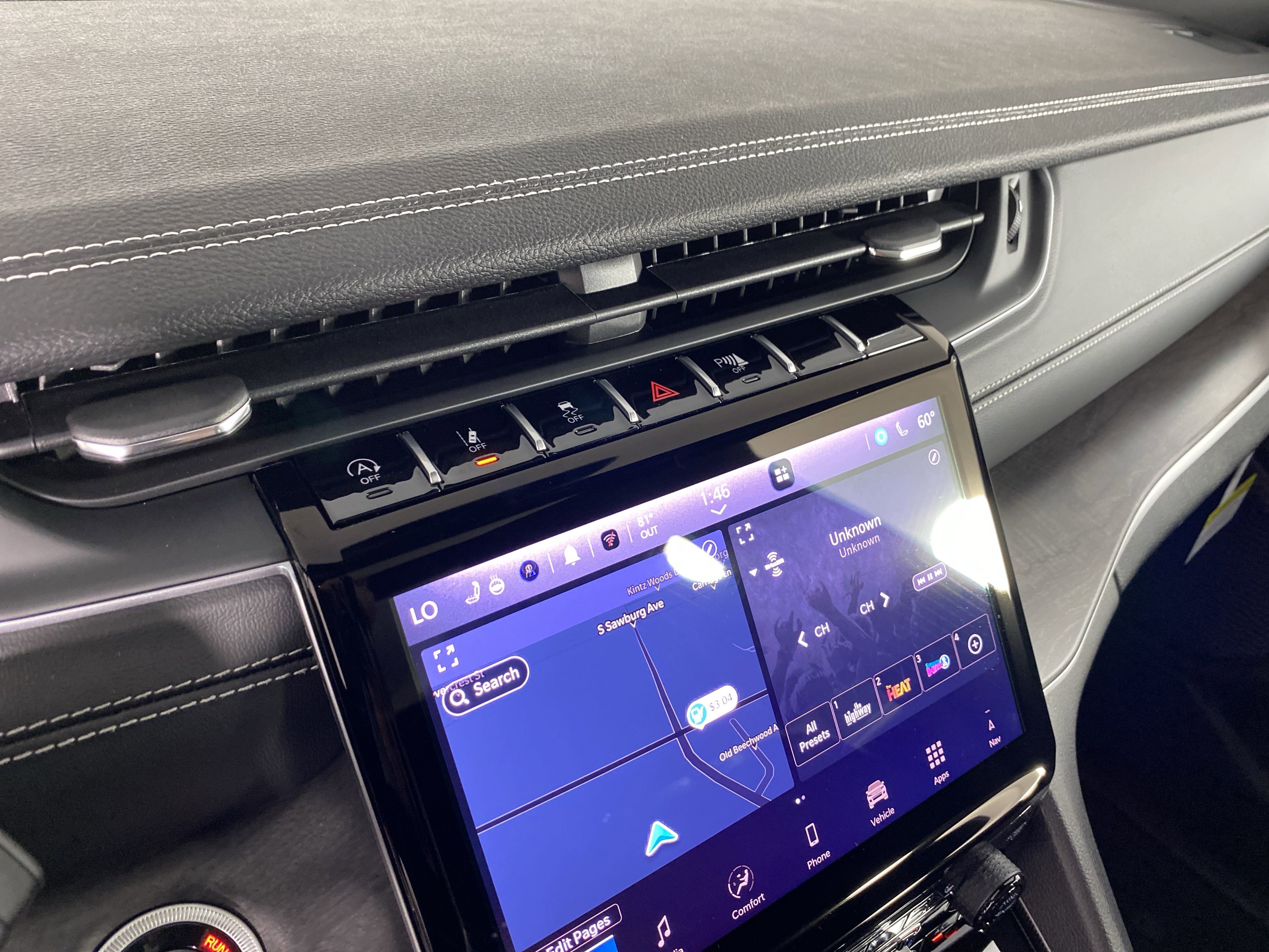 2025 Jeep Grand Cherokee Limited photo 4