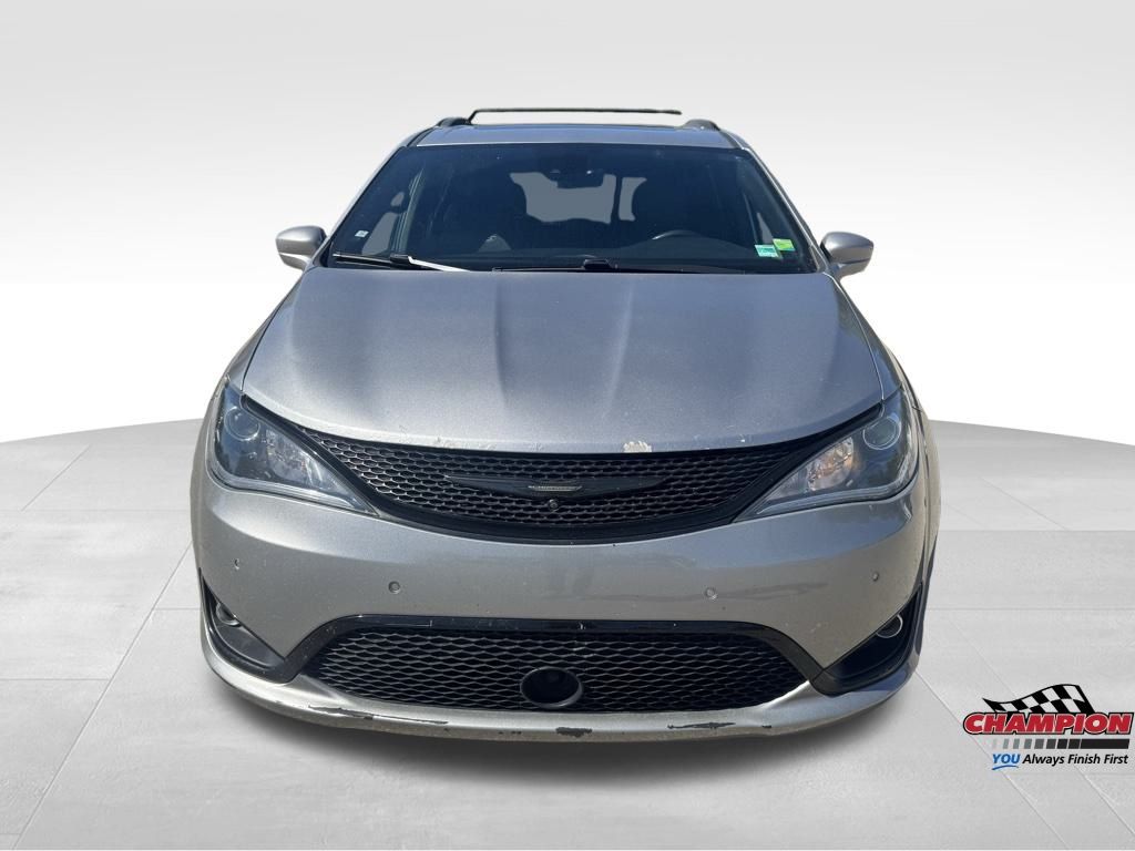 2019 Chrysler Pacifica Touring Plus photo 8